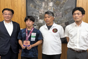 レスリングU17アジア選手権銅メダル獲得 廣里瑚朱さん 訪問