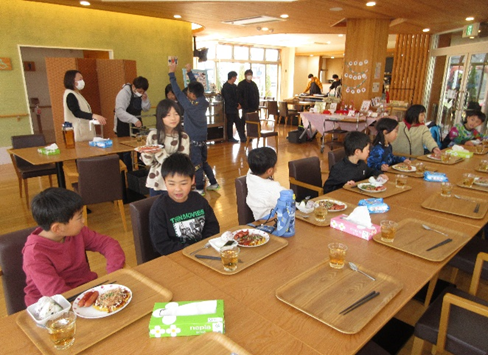 食堂の様子の画像