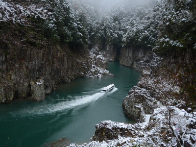 雪の瀞峡の画像
