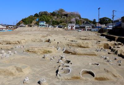 新宮城発掘の写真