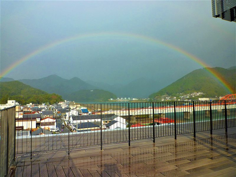 熊野川にかかる虹